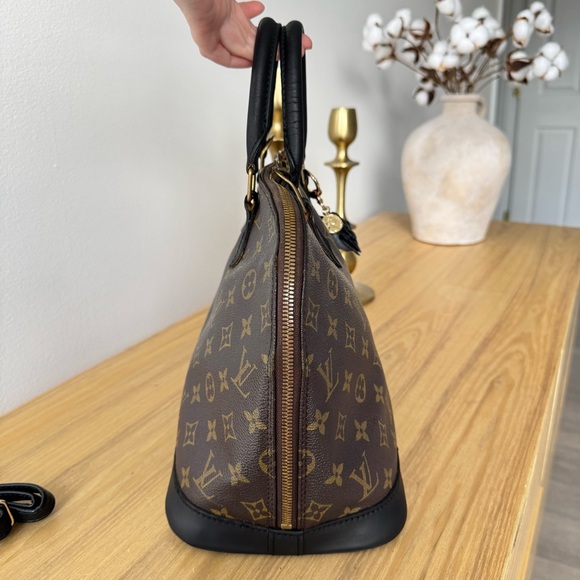 ✅AUTHENTIC✅LOUIS VUITTON ALMA PM - Picture 5 of 15